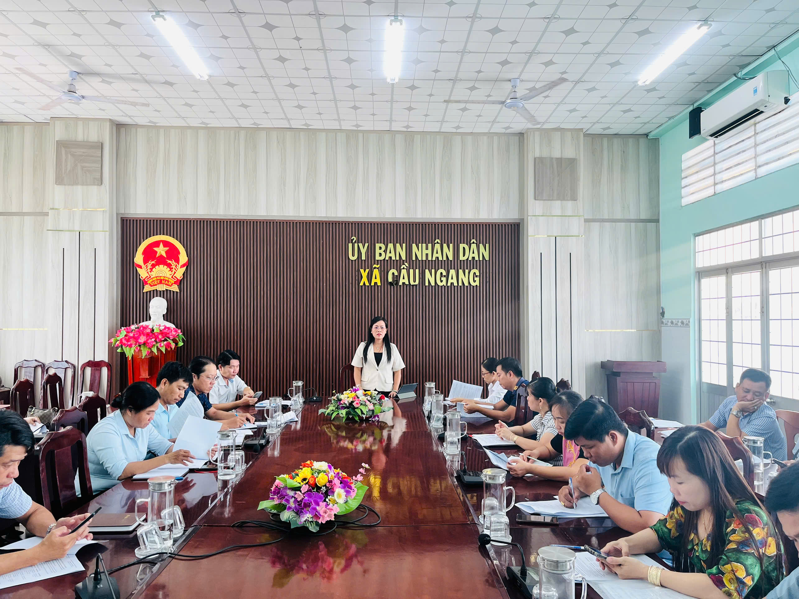 Xã Cầu Ngang quyết liệt triển khai mô hình “Dịch vụ công lưu động gắn với thực hiện công tác chuyển đổi số”
