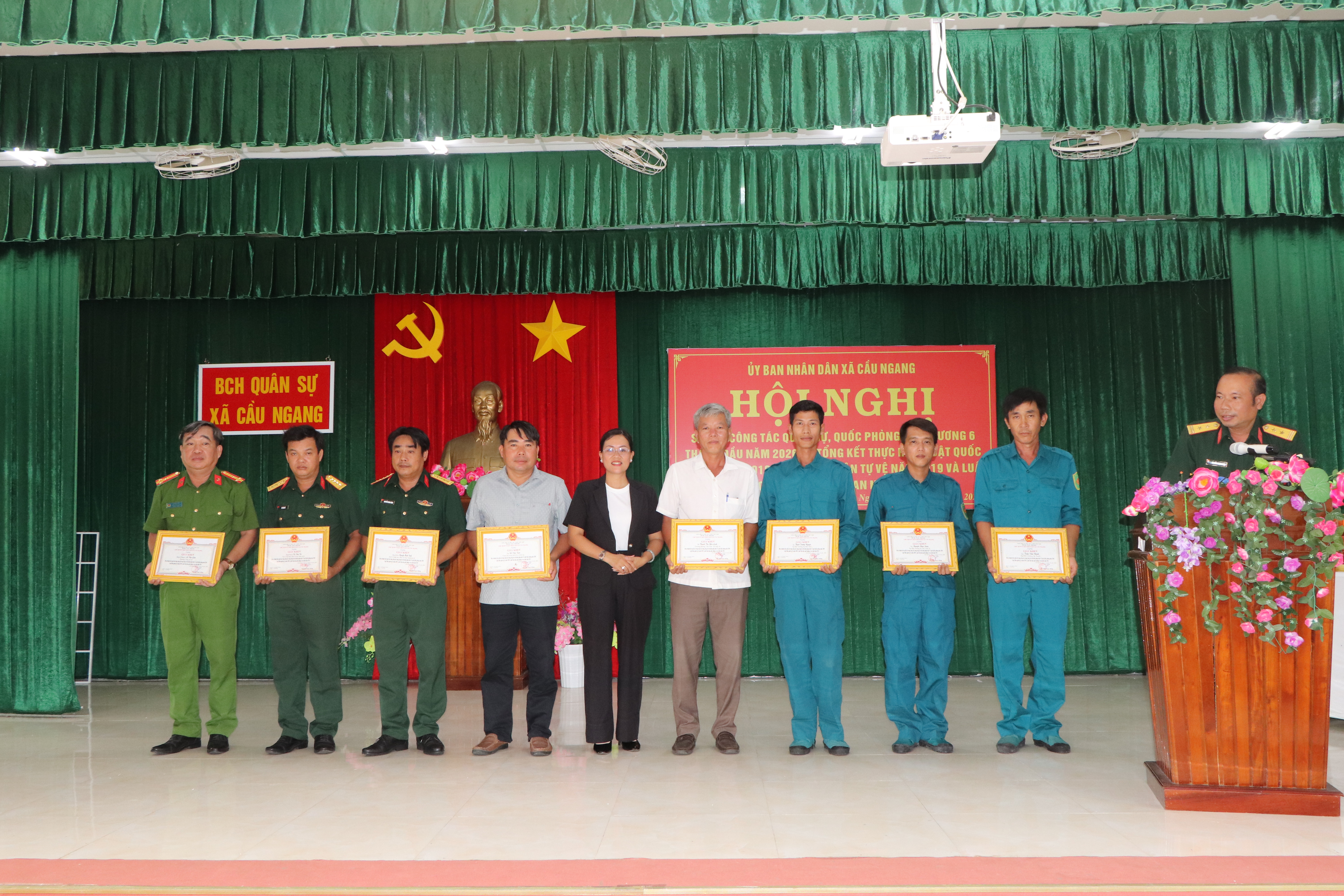 Ban Chỉ huy Quân sự xã Cầu Ngang tổ chức Hội nghị sơ kết công tác Quân sự, quốc phòng địa phương 6 tháng đầu năm 2026