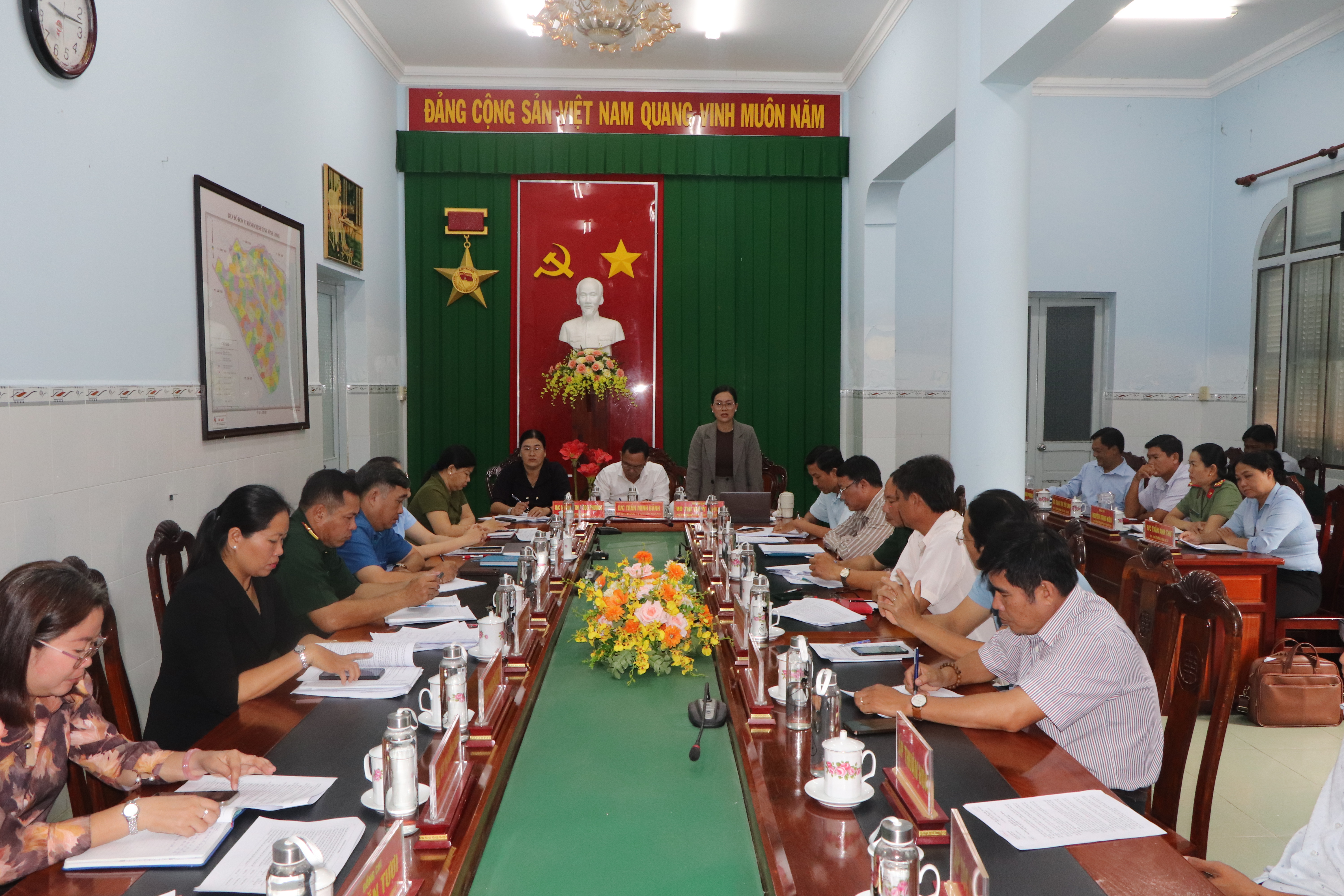 Xã Cầu Ngang họp thống nhất nội dung và phân công nhiệm vụ diễn tập chiến đấu trong khu vực phòng thủ năm 2026