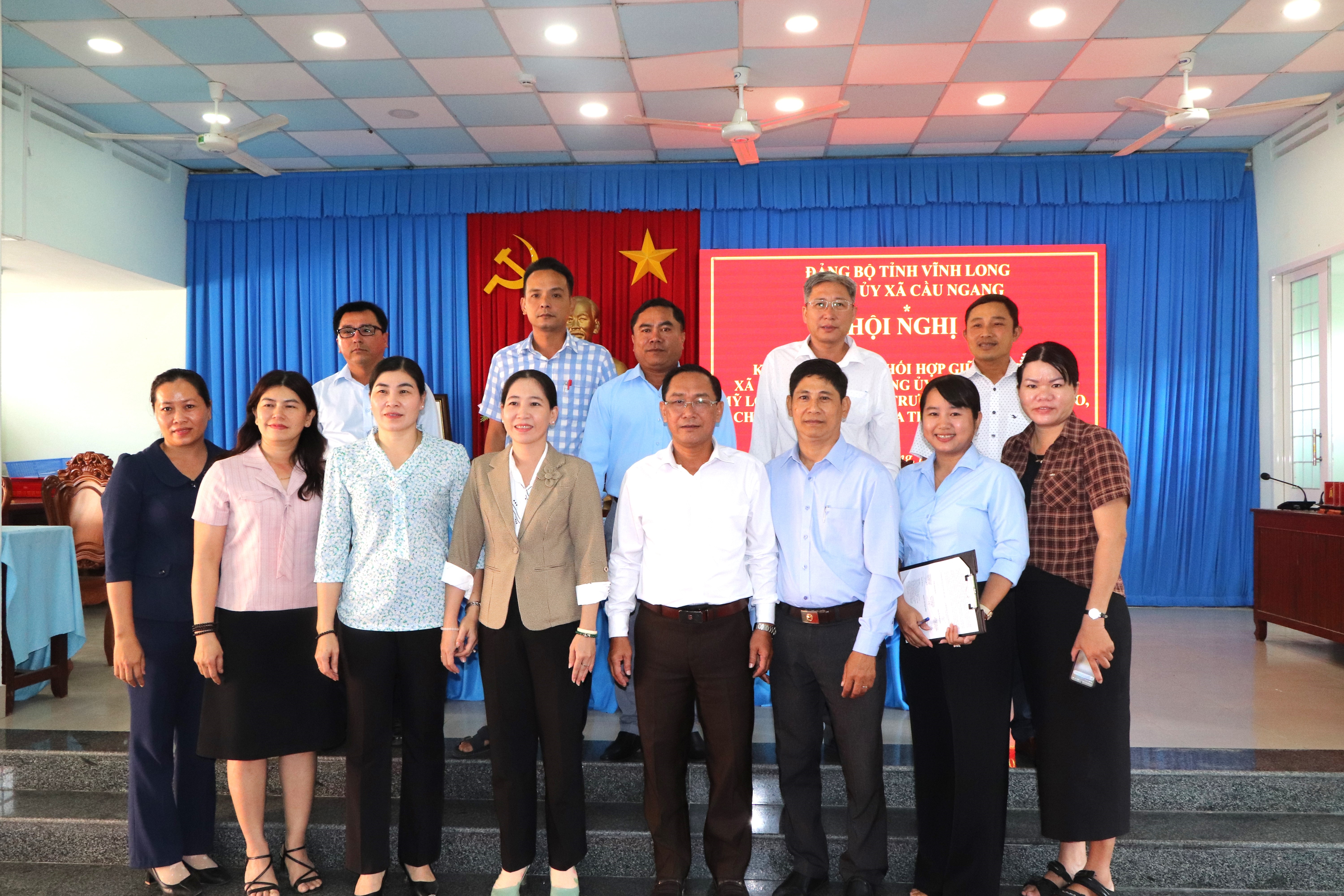 Hội nghị ký kết Quy chế phối hợp giữa Đảng ủy xã Cầu Ngang và Đảng ủy các xã: Vinh Kim, Mỹ Long, Hiệp Mỹ, Nhị Trường trong lãnh đạo, chỉ đạo công tác của Trung tâm chính trị. 