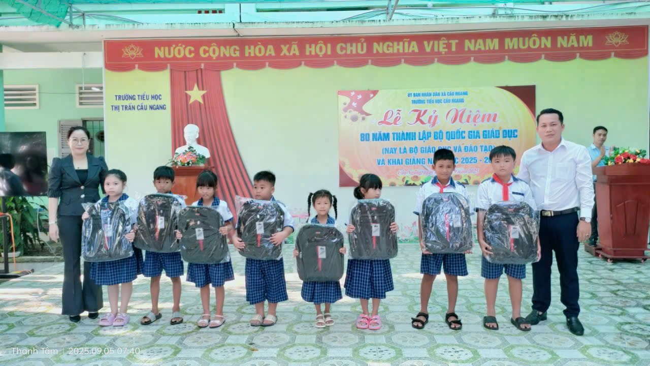 Hội Liên Hiệp Phụ nữ xã Cầu Ngang Tổ chức các hoạt động ý nghĩa nhân dịp khai giảng năm học mới.
