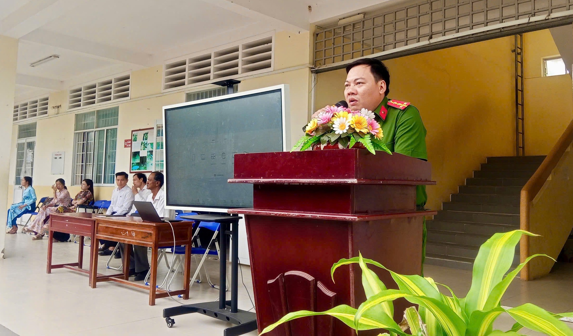 CÂU LẠC BỘ ĐIỂN HÌNH TIÊN TIẾN TRONG PHONG TRÀO TOÀN DÂN BẢO VỆ AN NINH TỔ QUỐC