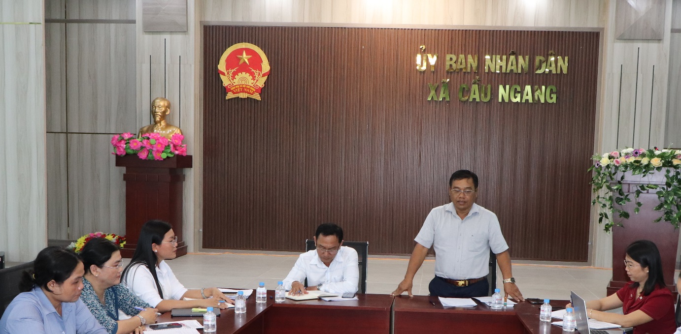 Đồng Chí  Kim Rương Phó Chủ tịch HĐND tỉnh kiểm tra công tác bầu cử tại xã Cầu Ngang